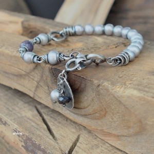 Perły w szarości - bransoletka 013