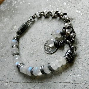 Kamień księżycowy - bransoletka