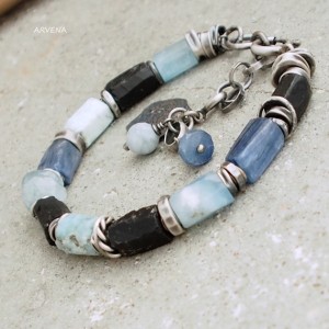 Niebieska bransoletka 03